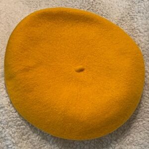 Vintage Veritable Basque Beret De Luxe RN 58584 Hat Vanezia 100% Wool Gold